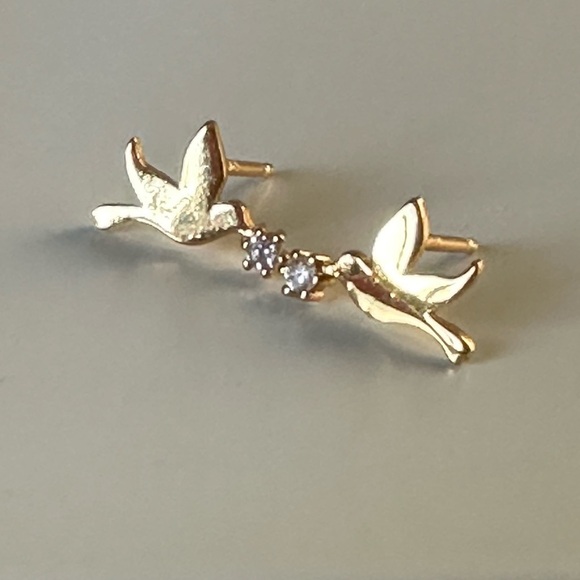 14k Gold Vermeil Tiny Bird Studs - Picture 9 of 15